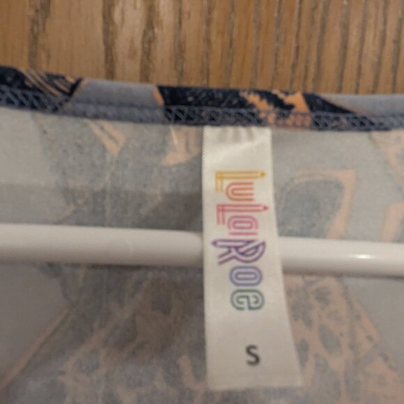 Lularoe Giraffe Short Sleeve Print Perfect Tee Tunic Safari Zoo Women's Size S - Picture 2 of 3